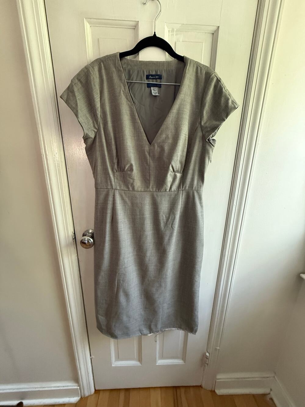 Vintage J.Crew Super 120s Gray Wool V-Neck Sheath Dress Size 12 EUC